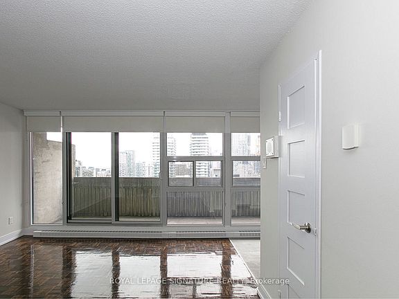 2nd image of 33 Isabella St #1104