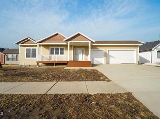 3344 32nd St W, Williston, ND 58801