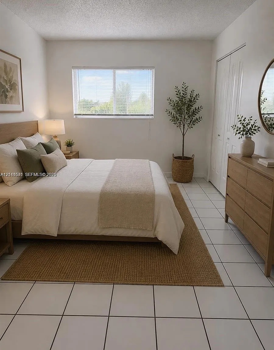 Poinciana At Miami Condo — Photo 3