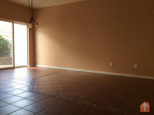 5th image of 1944 Hollyhock Cir