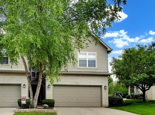 2647 Granite Ct, Crystal Lake, IL 60012