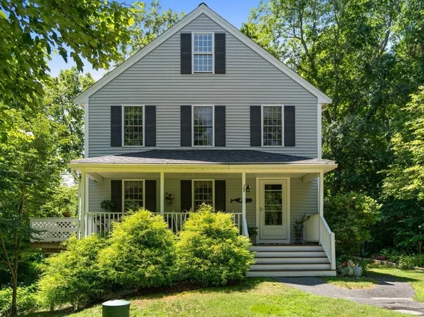 29 Colt Ln, Plymouth, MA 02360