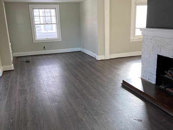 Living room/sitting area