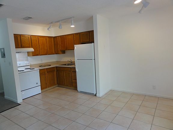 2nd image of 306 NE 5th Ct APT 6