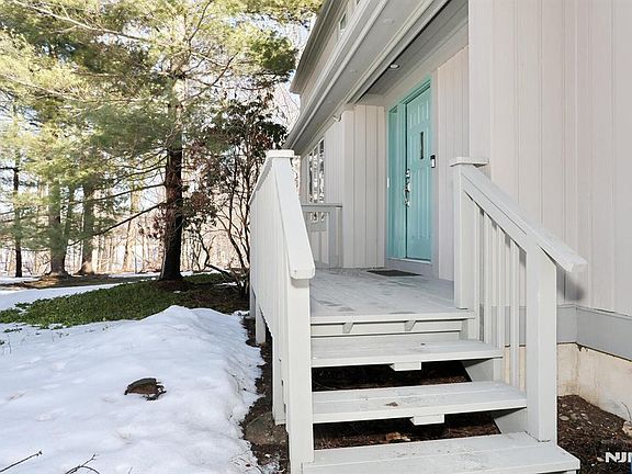 4th image of 607 Glasmere Rd