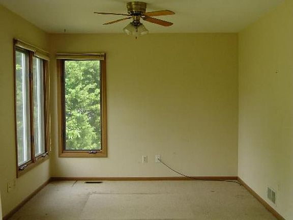 5th image of 601 Pinewood Dr