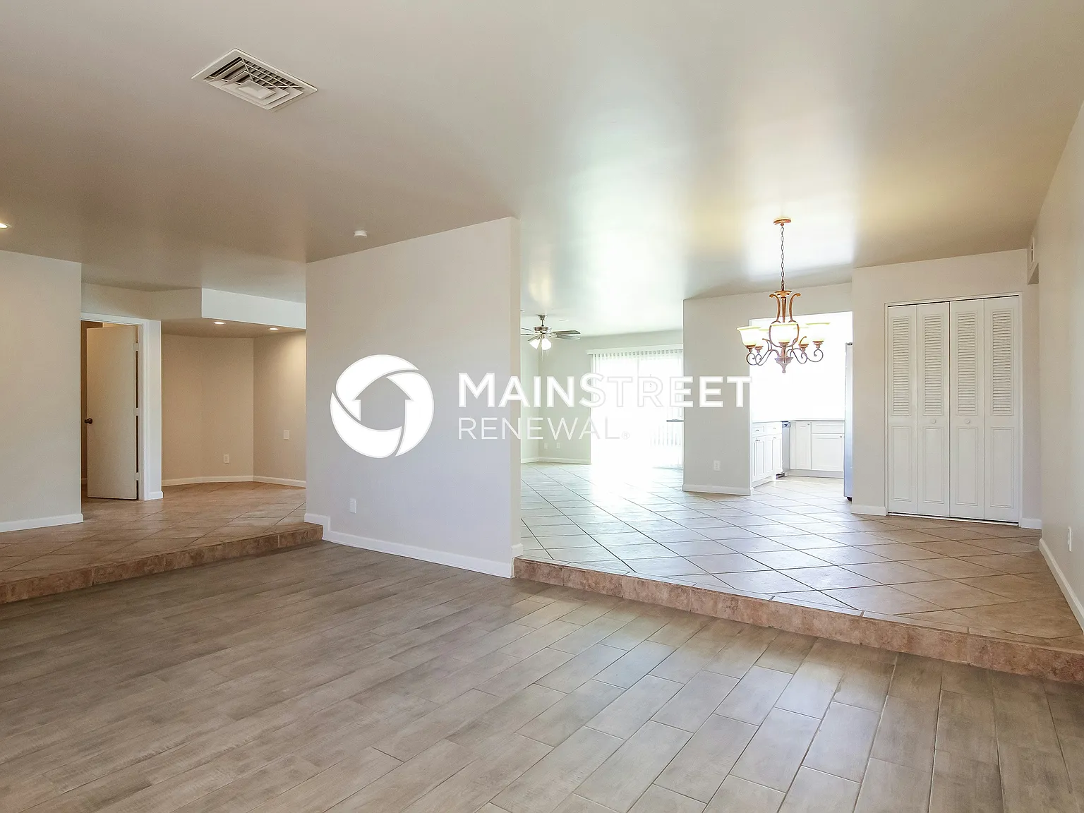 15607 N 60th Ave — Photo 4