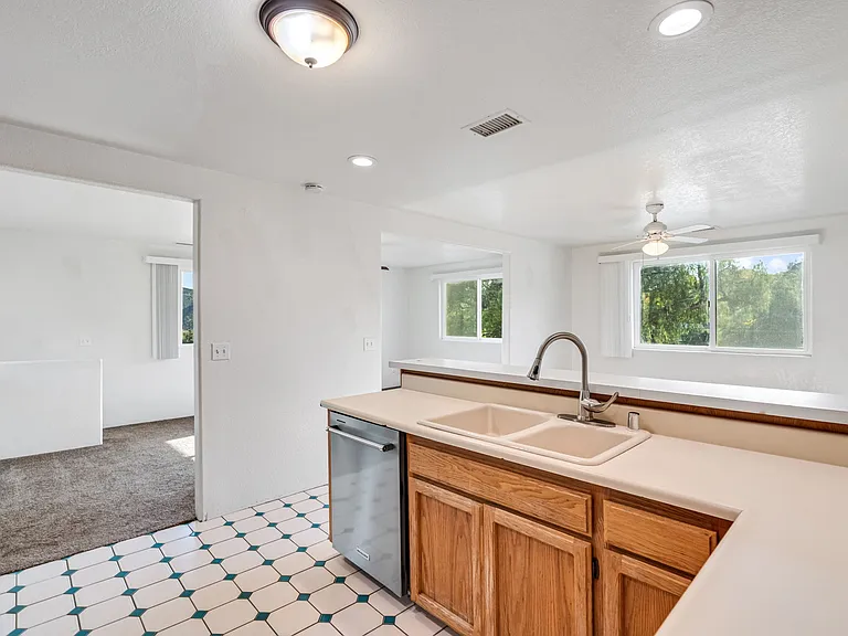 10177 Hawley Rd — Photo 29
