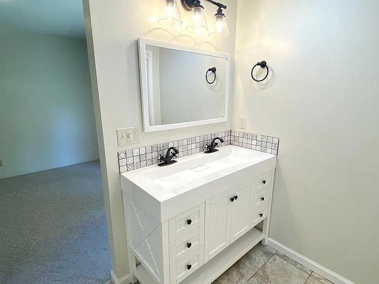 340 Wiley St — Photo 24
