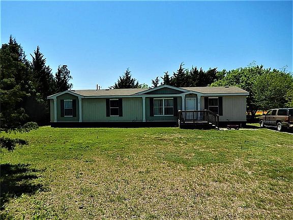 3rd image of 110 Green Meadows Dr