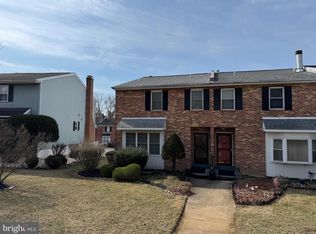 12 E Green Valley Cir, Newark, DE 19711