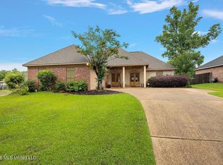 454 Pinebrook Cir, Brandon, MS 39047