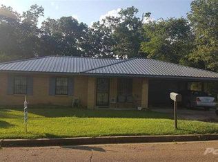 673 Queen Cir, Jackson, MS 39209