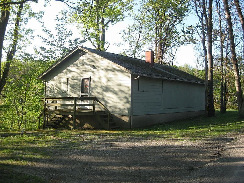 1st image of 1238 Lakeside Dr E