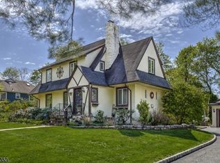 22 Cedar St, Basking Ridge, NJ 07920