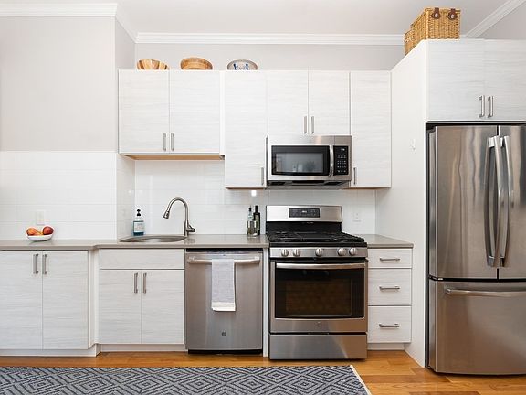 4th image of 60 Eutaw St #Penthouse