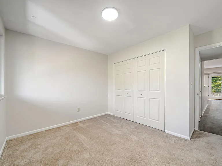 Brooklane Manor Apartments — Photo 73