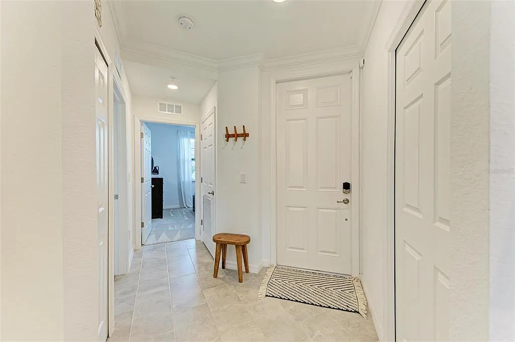Building Photo - 18114 Gawthrop Dr #108