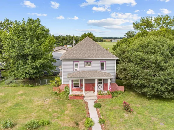 121 N Jackson St, Marquette, KS 67464