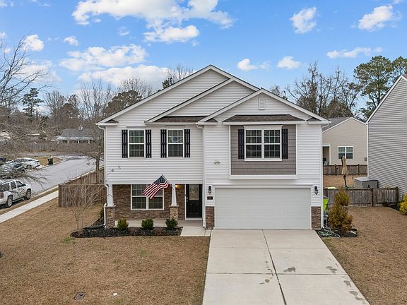 4th image of 301 Ginger Dr