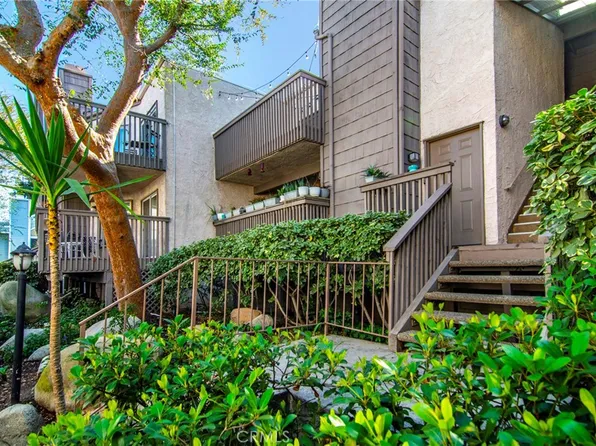 18316 Hatteras St APT 27, Tarzana, CA 91356