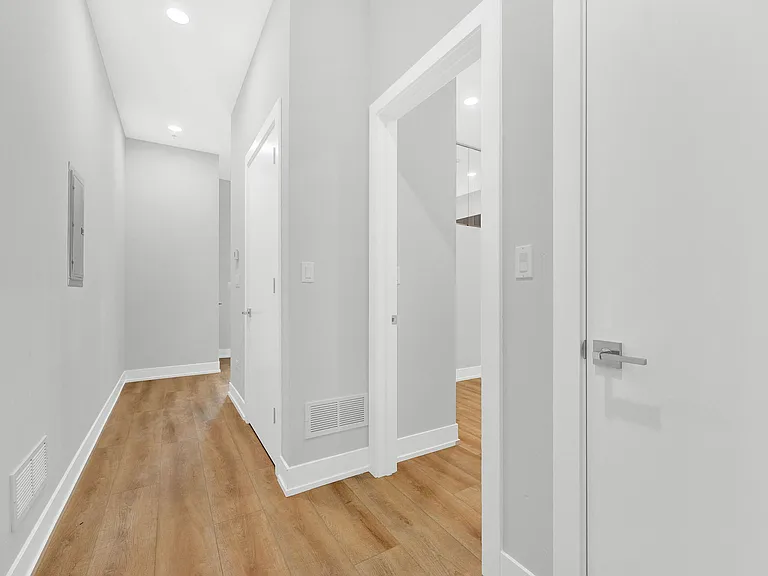 2928 W Medill Ave #409 — Photo 15