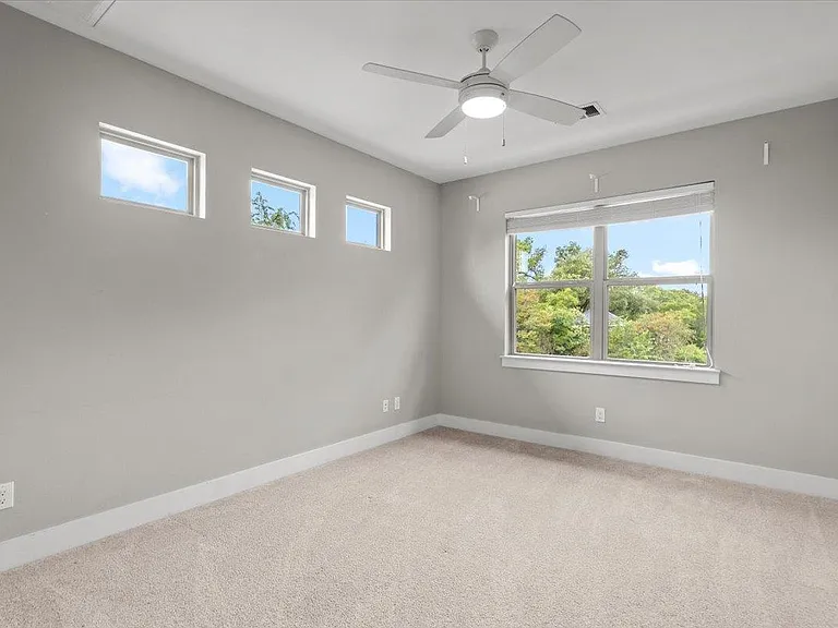 913 Stobaugh St #B — Photo 32