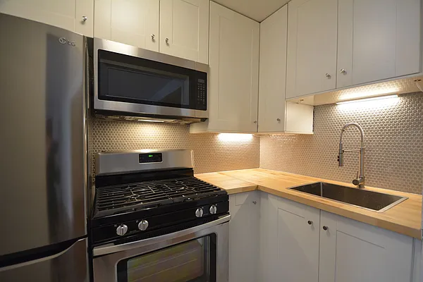 Rented by J Misrahi Realty Corp | media 2