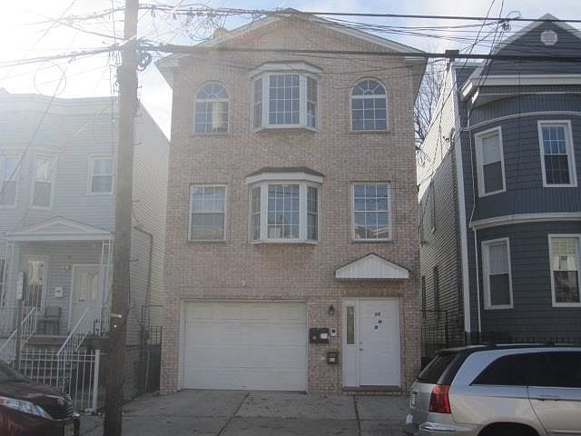 1st image of 99 Bidwell Ave #2