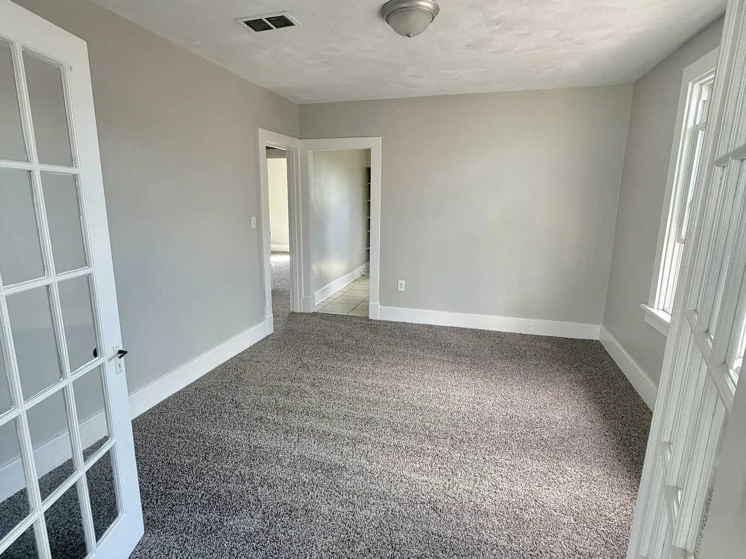 533 Tremont Avenue - 2 — Photo 4