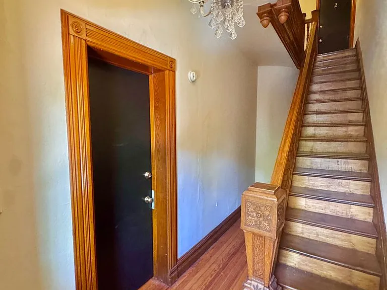 342 N 8th St — Photo 2