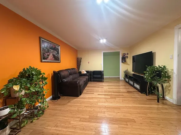 50 Riverview Court image 10 of 13