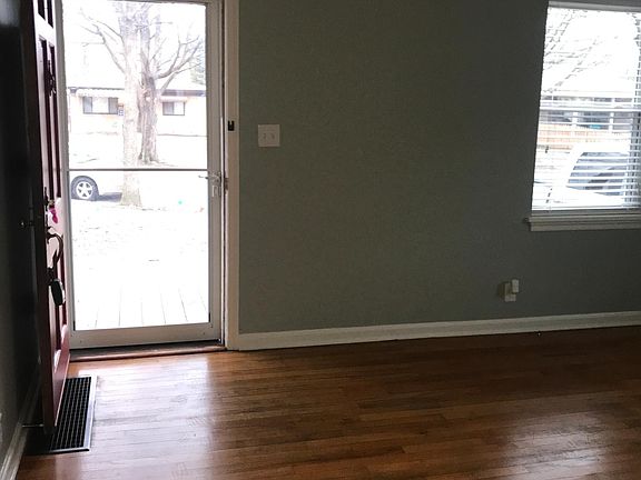 3rd image of 1538 Shannon Ave