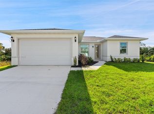 957 Commodore St, Lehigh Acres, FL 33974