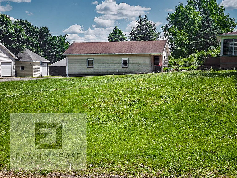 1701 Huron Ave — Photo 52