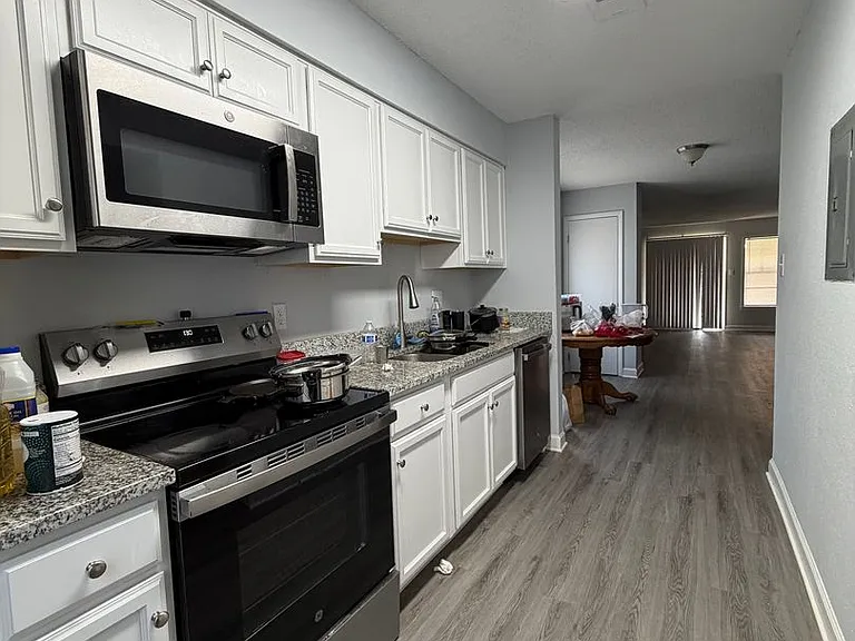 2522-104 Avent Ferry Rd — Photo 5