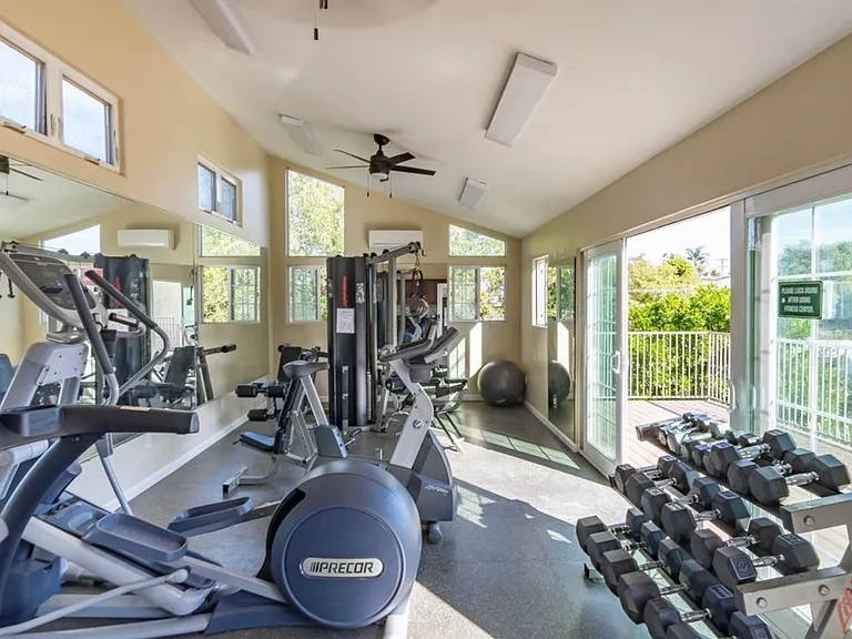 5252 Balboa Arms Dr #177 — Photo 22