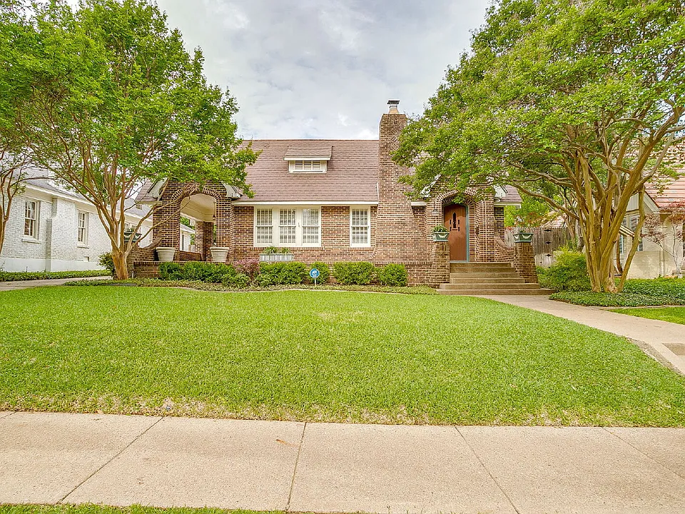 2606 Cockrell Ave