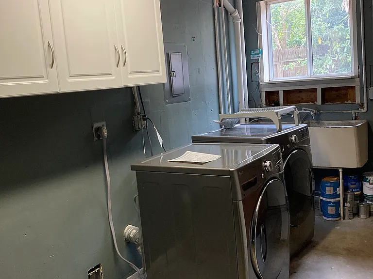942 S B St — Photo 7