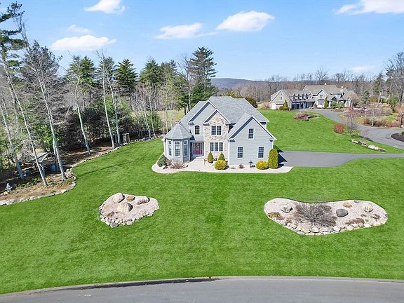 2nd image of 2 Sugar Maple Ln