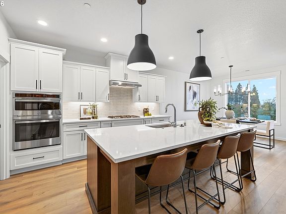 3rd image of 516 W 20th Way