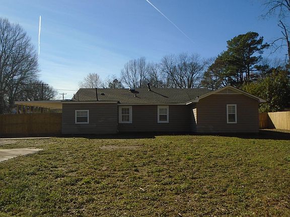 2nd image of 4044 Shirley Dr