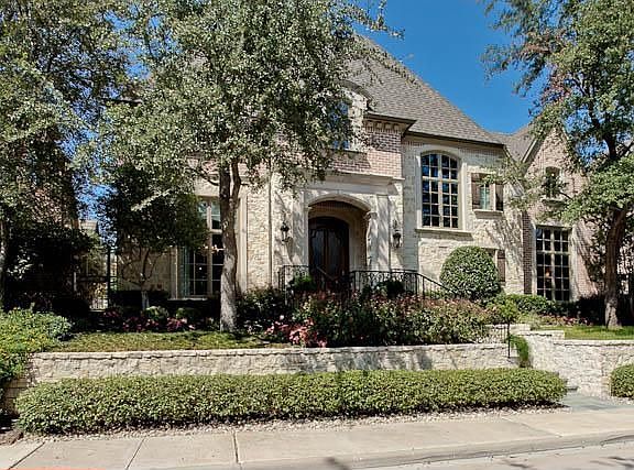 2nd image of 6929 Forest Glen Blvd