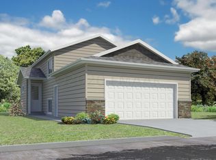 3317 Maple Leaf Loop S, Fargo, ND 58104