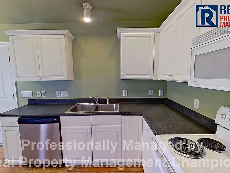 627 Tabor Ln — Photo 8