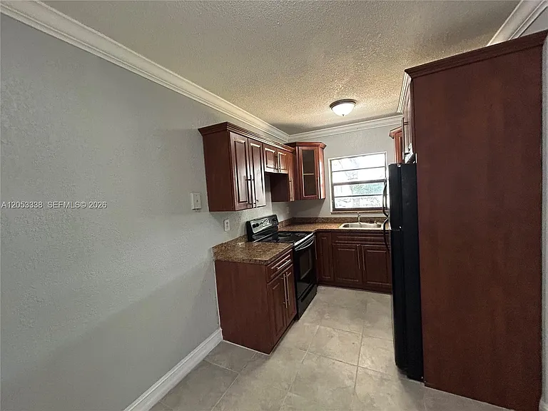 1925 Madison St #5 — Photo 6