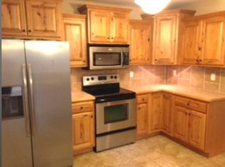 2048 Stephen Ct, Manhattan, KS 66503