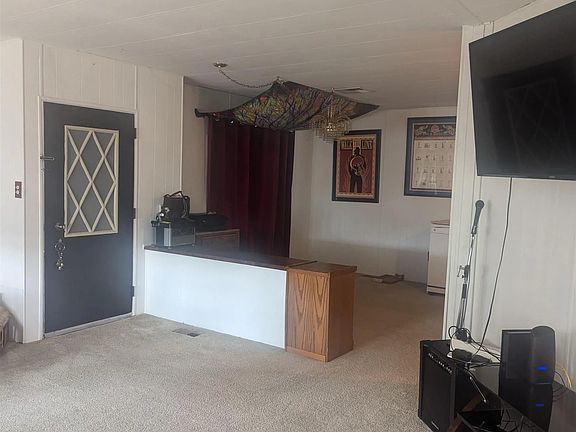 4th image of 881 N Lake St Spc 221