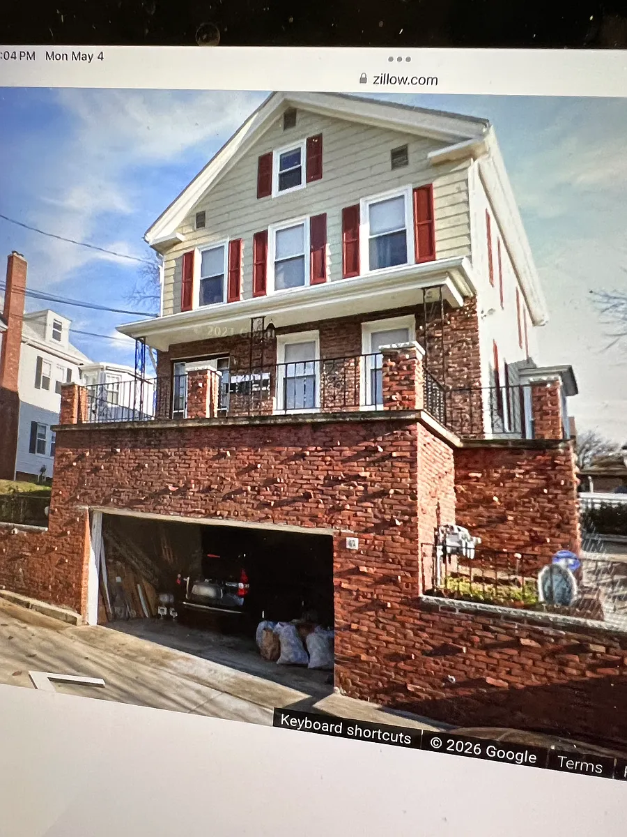 Building Photo - 41 Putnam St #2