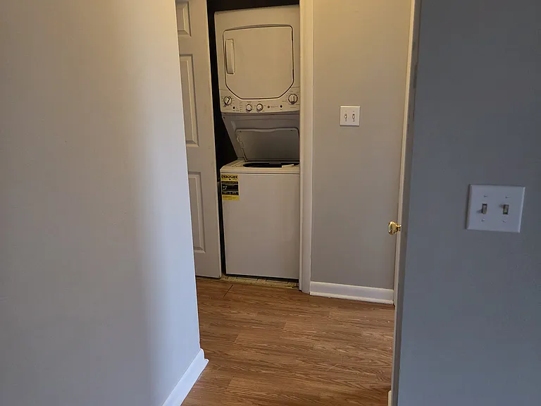 42 Janice St #5 — Photo 2